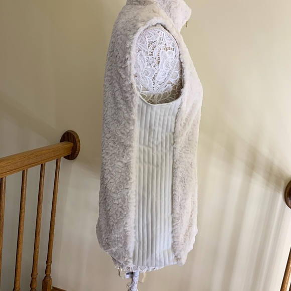 Andrew Marc faux fur leather sides vest cream sz M - Picture 2 of 8